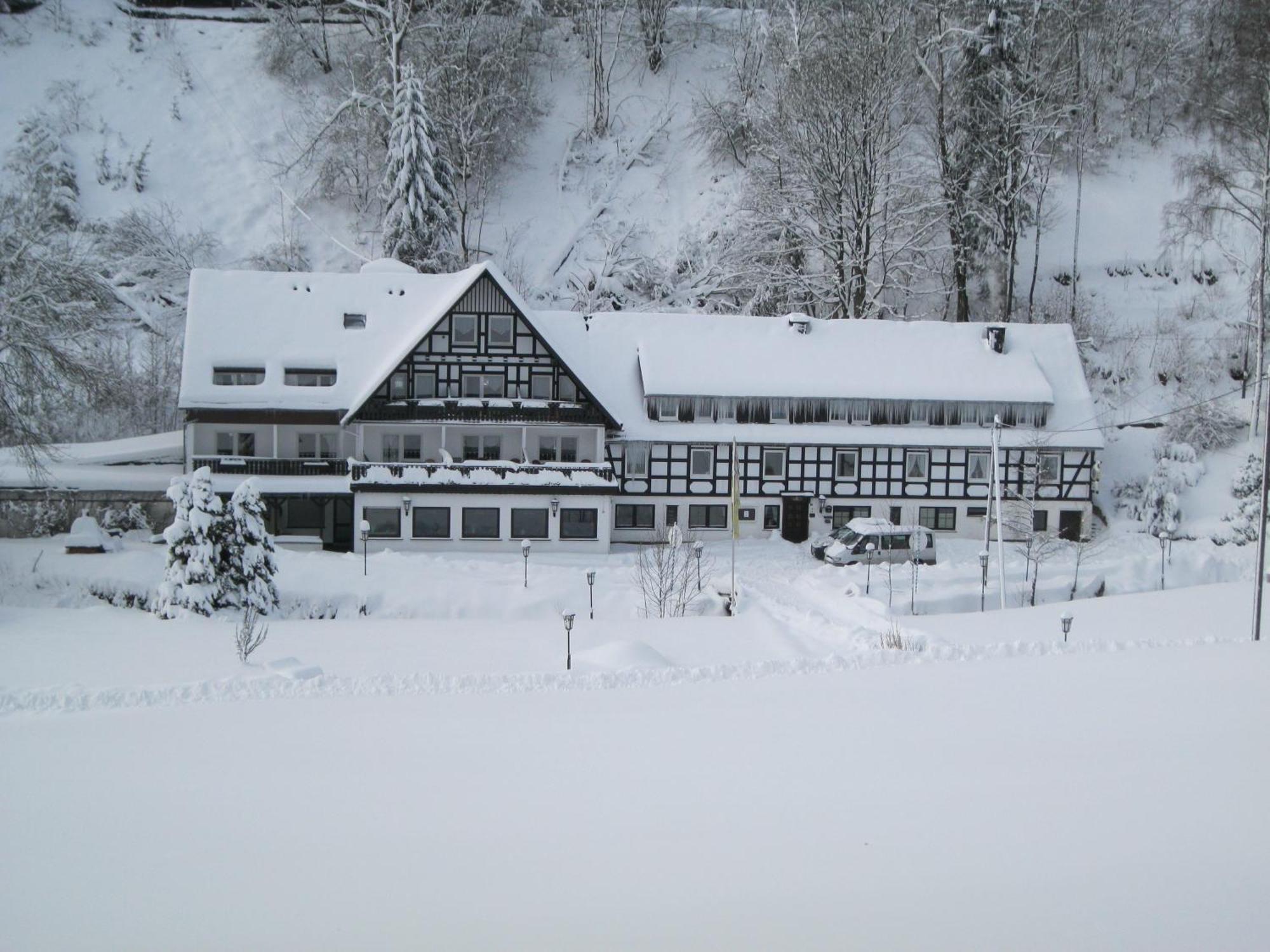 Tommes Gaestehaus Zur Muehle Schmallenberg Exterior foto